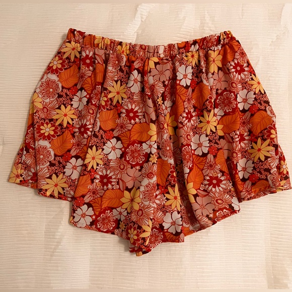 Altered State Flowey Skirt Shorts - Picture 1 of 4